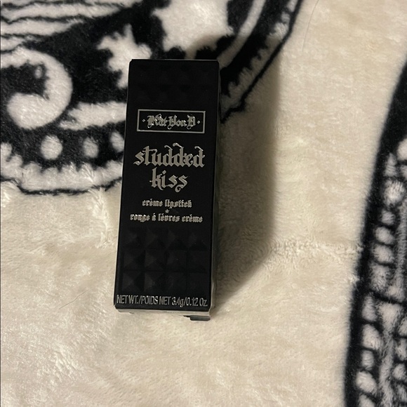 Kat Von D Backstage Bambi Studded Kiss Creme Lipstick - Picture 4 of 6